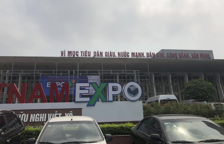 湖南BG大游中国官方网站参观河内国际贸易展  耐磨陶瓷产品拓展越南市场