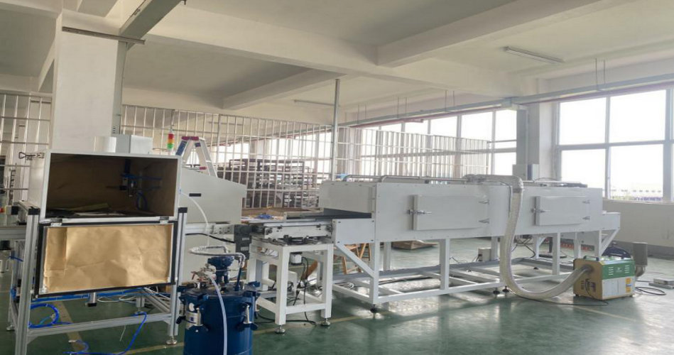 BG大游中国官方网站陶瓷橡胶复合衬板硫化喷胶线